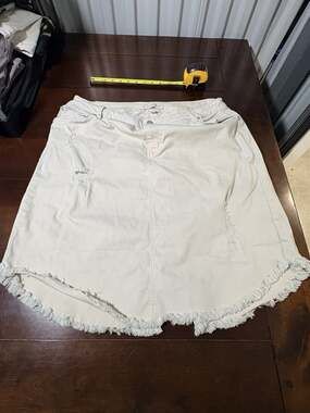 Denim Skirt Womens 18W White Frayed Hem Button Front Pockets Distressed Plus